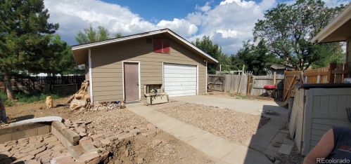 1305 Norfolk St, Denver, CO 80017-4174