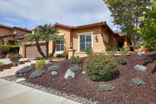 2208 Camino Robledo, Carlsbad, CA 92009-9320