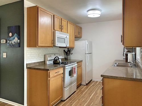 325 Goodrich Ave, Saint Paul MN  55102-2703 exterior