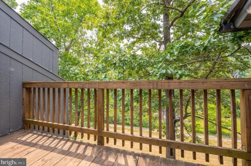 42 Fishhook Ln, Hedgesville, WV 25427-6575