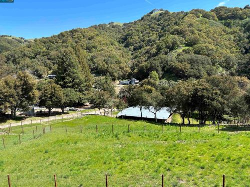 35555 Palomares Rd, Hayward, CA 94552-9632