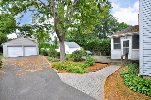 36 Ellsworth Rd, Hartford, CT 06107-2707