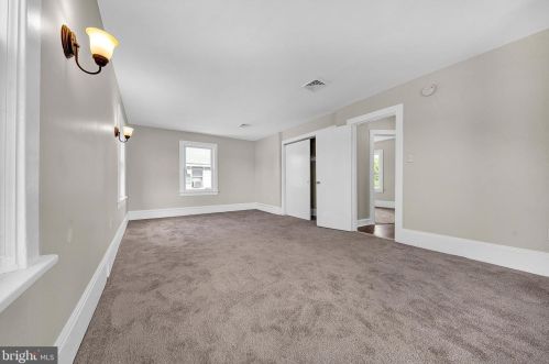 26 Crescent Blvd, Camden NJ  08108-1042 exterior