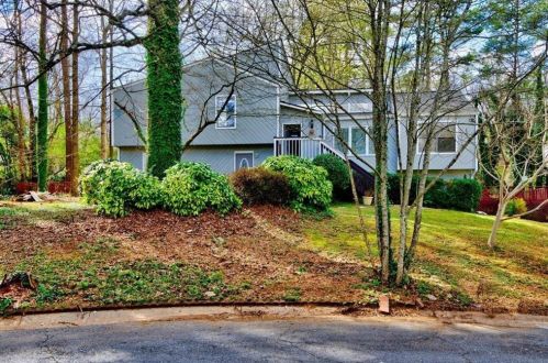 3947 Viewpoint Ct, Marietta, GA 30066-2551