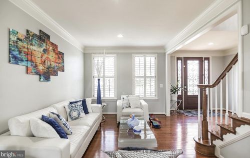 6012 Fox Haven Ct, Woodbridge, VA 22193-4008
