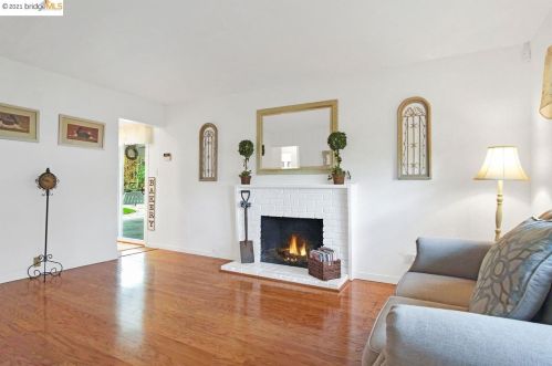 1320 Sherwood Dr, Concord CA  94521-3350 exterior