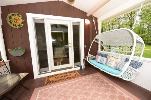 18 Lucerne Dr, Madison, NH 03849-5239