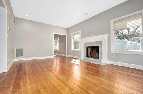 7 Richland Rd, Greenwich CT  06830-6012 exterior