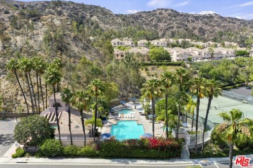889 Calle Amable, Glendale CA  91208-3058 exterior