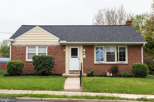 924 Rolridge Ave, Lancaster PA  17603-5739 exterior