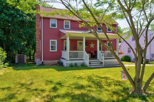47 Mattabassett St, East Berlin, CT 06023-1412