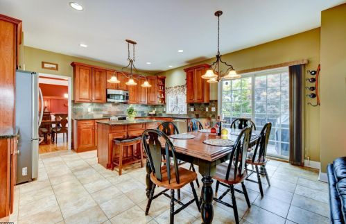 8 Matthew Ct, Dover NJ  07869-1058 exterior