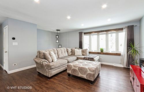 7525 162nd Pl, Tinley Park, IL 60477-1544
