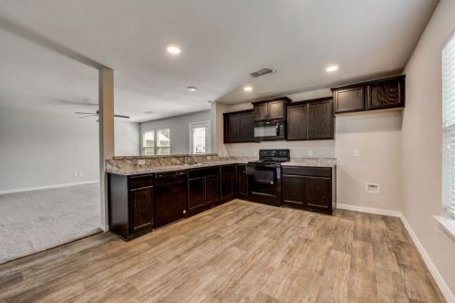 1336 Glen Garden Dr, Fort Worth TX  76104-7044 exterior