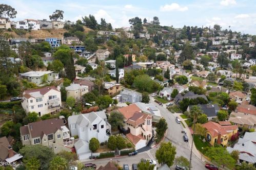 1128 Marion Dr, Glendale CA  91205-3713 exterior