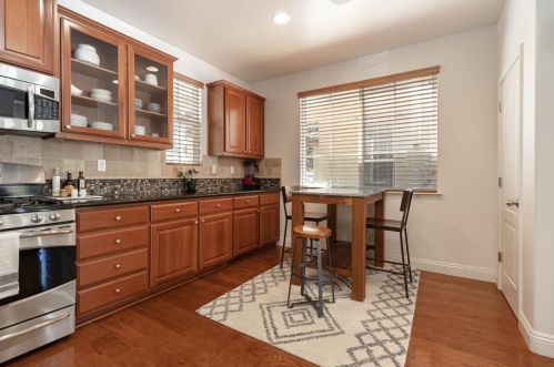 364 Applegate Dr, Valley Home CA  95361-8285 exterior