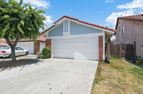 726 Aranbe Ave, Compton, CA 90220-2081