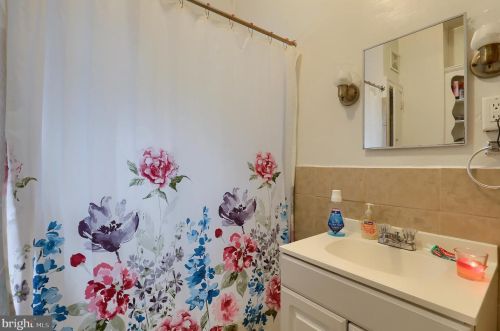 505 Madison Ave, York PA  17404-2806 exterior