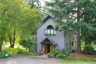10649 Cedarhurst Rd, Vashon, WA 98070-3321