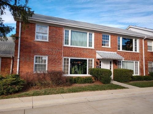 1502 Plymouth Pl, Glenview, IL 60025-2134