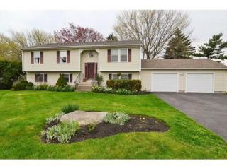 3 Brady St, Warren, RI 02885-2022
