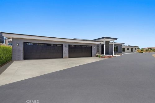 7663 Corto Rd, Anaheim CA  92808-1348 exterior