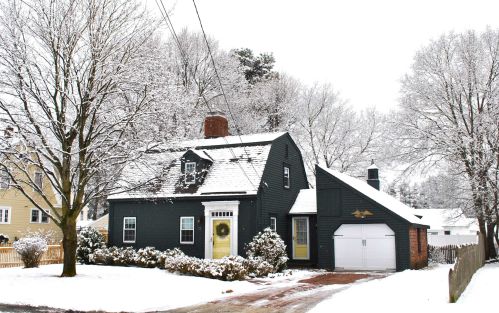 22 Pine Hill Ave, Nashua, NH 03064-1327
