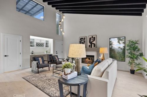 3360 Chevy Chase Dr, Glendale CA  91206-1428 exterior