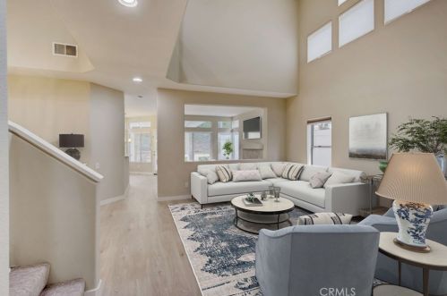 949 Lone Pine Ln, Anaheim CA  92808-2309 exterior