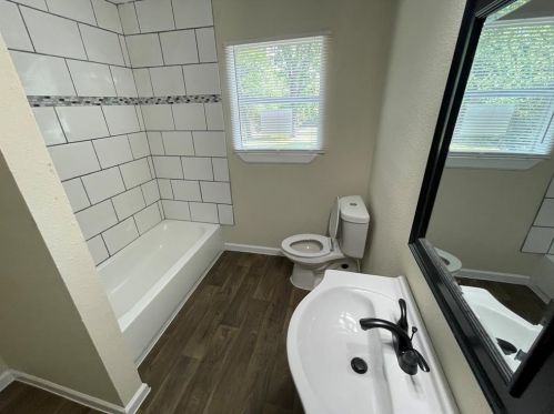 3800 Knox St, Fort Worth TX  76119-4819 exterior