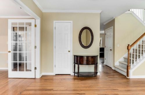 321 Horseshoe Bnd, Holly Springs, GA 30189-2581