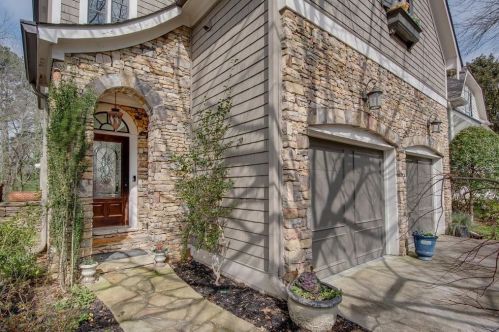 1512 Markan Dr, Atlanta, GA 30306-2226