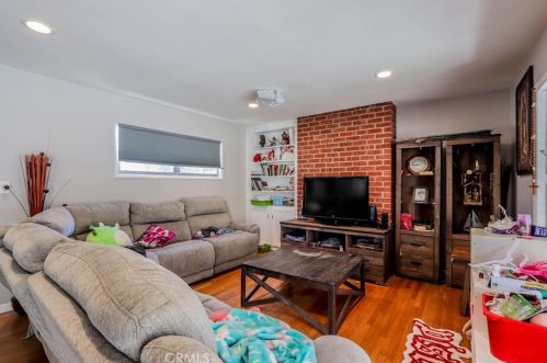 2014 Valencia St, Santa Ana CA  92706-2937 exterior