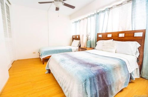 1909 Ala Wai Blvd, Honolulu HI  96815-1817 exterior