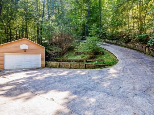 6405 Julian Rd, Gainesville, GA 30506-6414