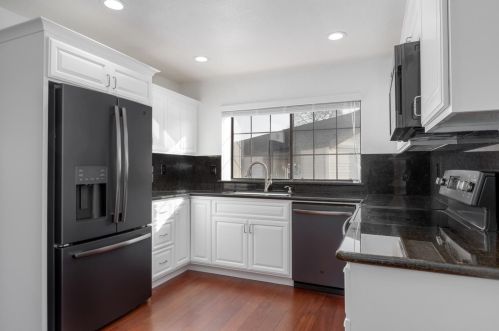 9666 Gage St, Elk Grove, CA 95624-2376