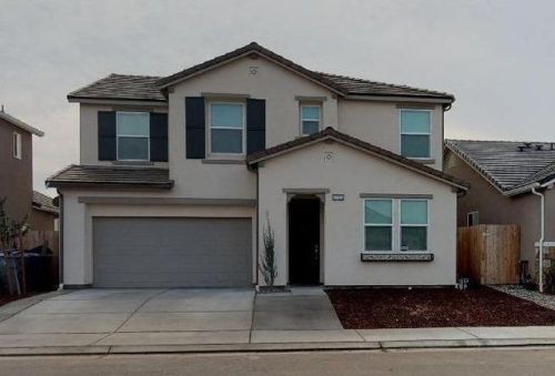 2722 Pontiac Ave, Clovis, CA 93611