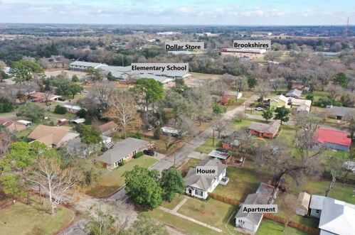120 9th Ave, Clay Hill, TX 75860-1704