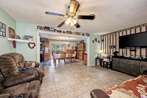 1617 Ashberry Dr, Austin TX  78723-1106 exterior