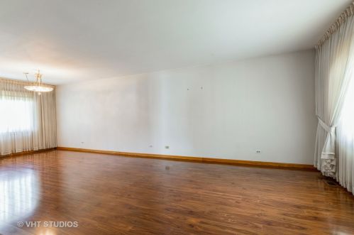 372 Rand Rd, Des Plaines, IL 60016-1061