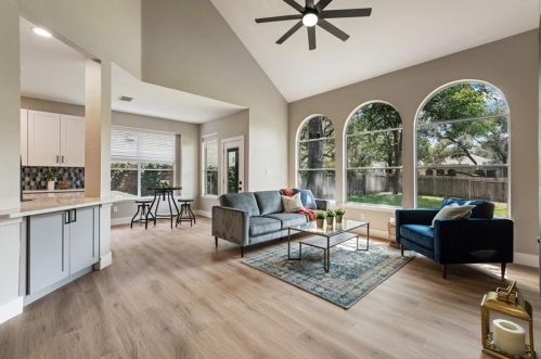 10209 Broomflower Dr, Austin TX  78739-1448 exterior