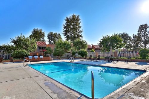 6600 Warner Ave, Huntington Beach CA  92647-5242 exterior