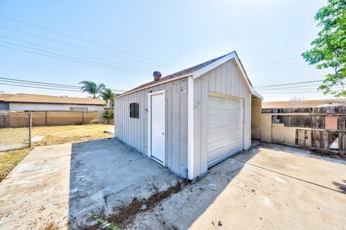 9780 Birmingham Ave, Riverside CA  92509-3594 exterior