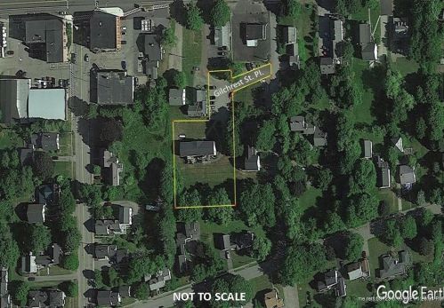 7 Gilchrest St Pl, Thomaston, ME 04861-3638