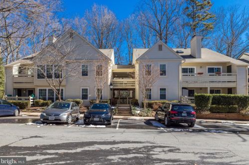 2217 Lovedale Ln, Herndon, VA 20191-2360