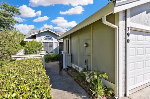 790 Morissette Way, Vacaville, CA 95687-7327