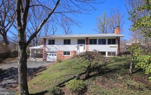 6628 Billings Dr, Annandale, VA 22003-6203