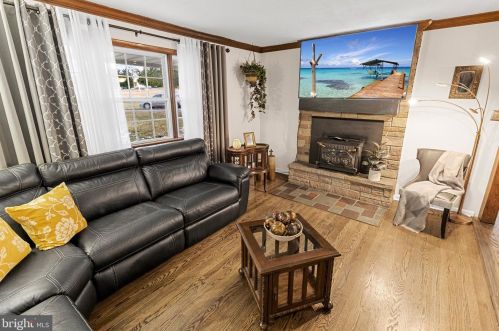 48 Calvin Unger Ln, Berkeley Springs WV 25411-5181 exterior