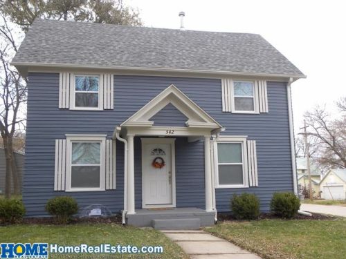 542 1st St, Tamora, NE 68434-1806
