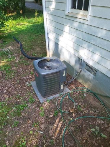 2202 Woodstream Ct, Conyers GA  30094-6830 exterior
